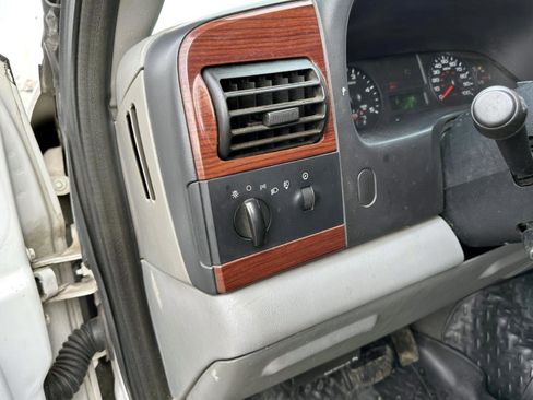 Used 2006 Ford F350 XLT image 17