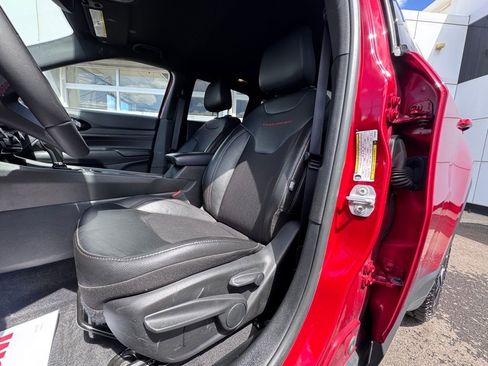 Used 2025 Jeep Compass Trailhawk AWD/4WD image 14