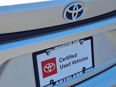 Used 2023 Toyota Corolla LE AWD/4WD image 29