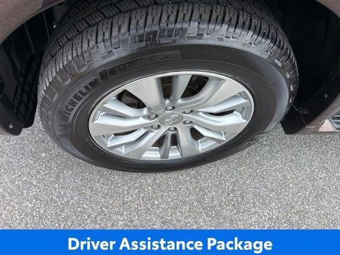 Used 2017 INFINITI QX80 4WD w/ Driver Assistance Package image 15
