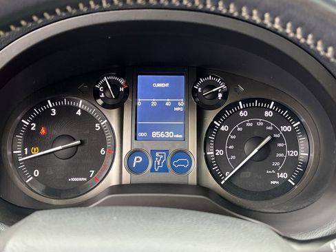 Used 2018 Lexus GX 460 w/ Preferred Accessory Package AWD/4WD image 23
