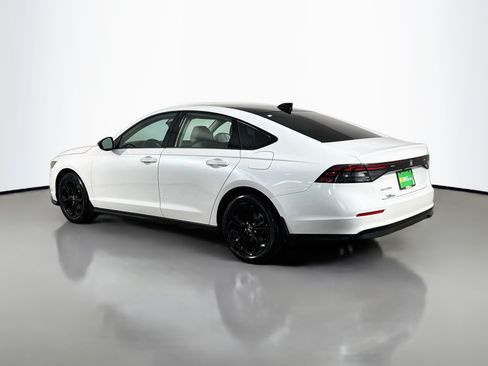 Used 2025 Honda Accord SE image 7