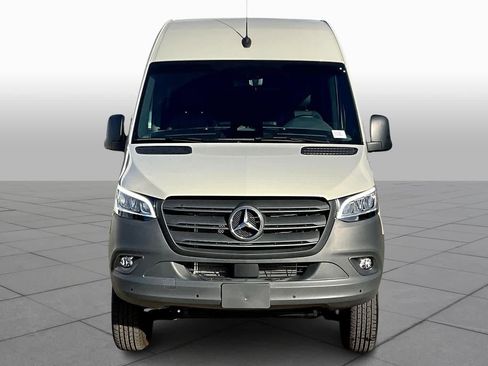 New 2025 Mercedes-Benz Sprinter 2500 image 3