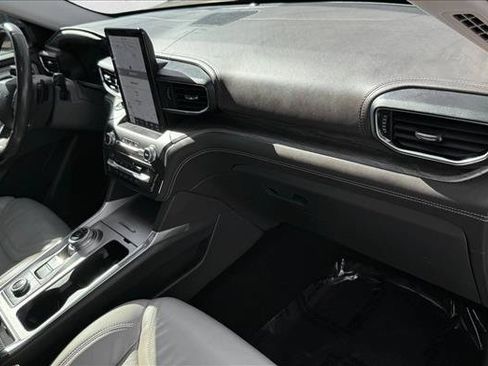 Used 2020 Ford Explorer Platinum w/ Premium Technology Package AWD/4WD image 22