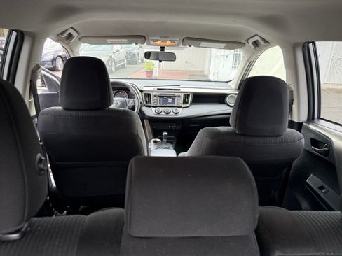 Used 2014 Toyota RAV4 LE FWD image 21