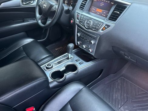 Used 2018 Nissan Pathfinder SL w/ Midnight Edition Package AWD/4WD image 19