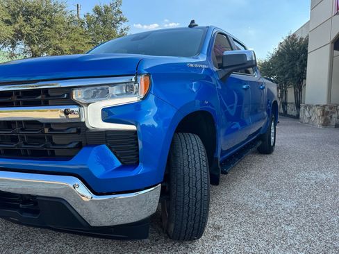 Used 2023 Chevrolet Silverado 1500 LT image 3