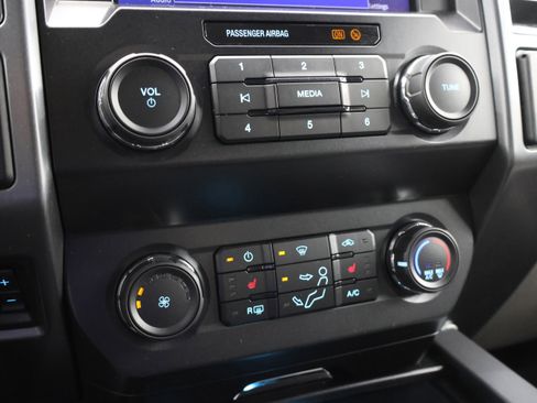 Used 2022 Ford F250 XLT w/ XLT Premium Package AWD/4WD image 47