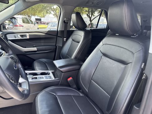 Used 2024 Ford Explorer Limited RWD image 14
