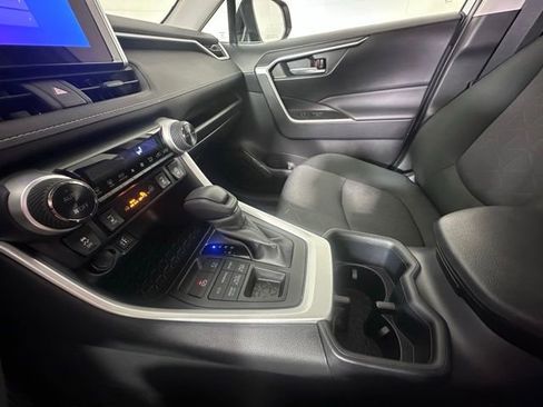 Used 2025 Toyota RAV4 XLE w/ Convenience Package AWD/4WD image 29