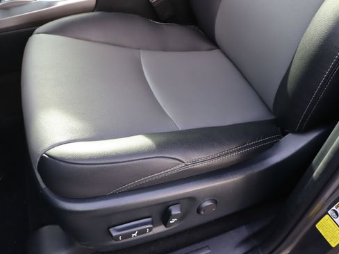 Used 2022 Toyota 4Runner SR5 Premium image 17