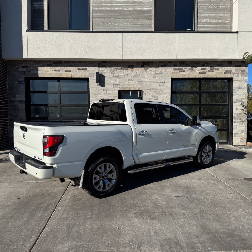 Used 2020 Nissan Titan SL w/ Moonroof Package AWD/4WD image 3