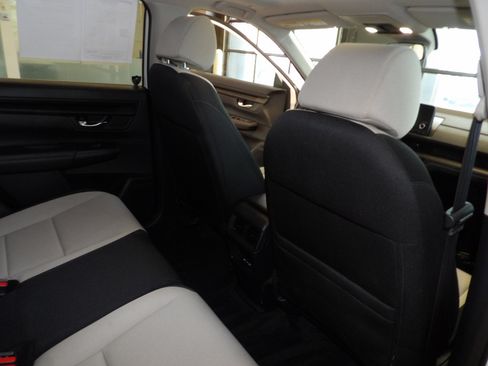 Used 2024 Honda CR-V EX image 17