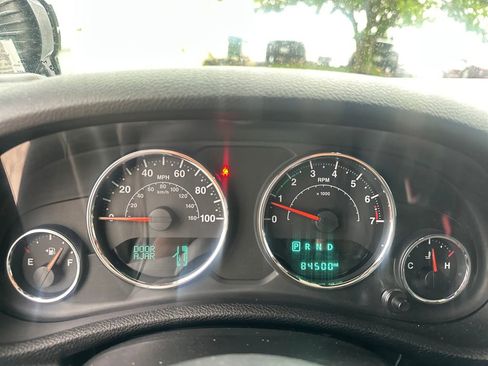 Used 2016 Jeep Wrangler Unlimited Sport w/ Connectivity Group AWD/4WD image 16
