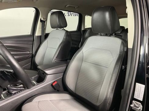 Used 2017 Ford Escape SE w/ Equipment Group 201A image 14