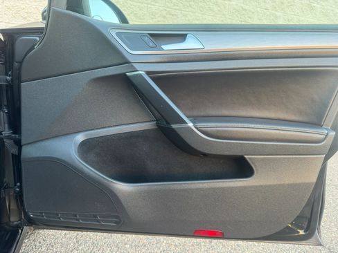 Used 2015 Volkswagen Golf TDI S image 13