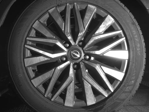Used 2025 Nissan Altima 2.5 SV FWD image 14