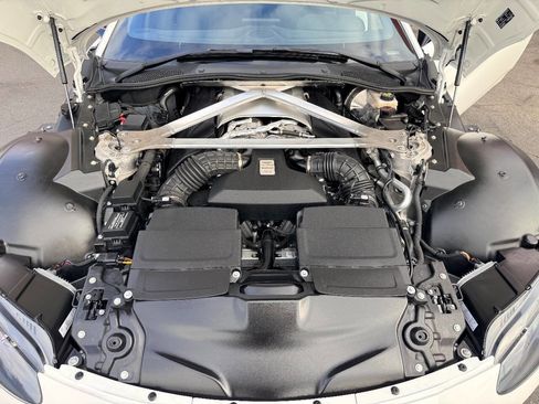 Used 2020 Aston Martin V8 Vantage Base 2dr Coupe image 33