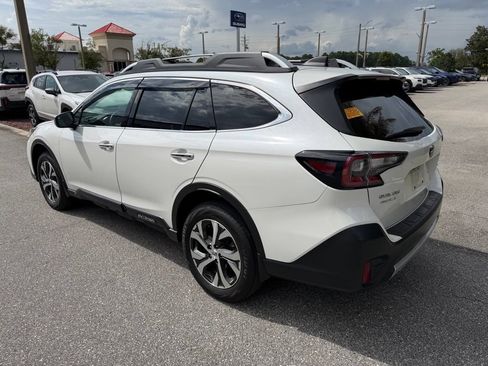 Used 2022 Subaru Outback Touring AWD/4WD image 9