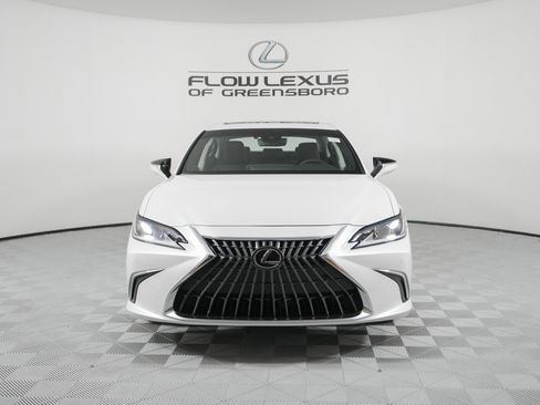 New 2025 Lexus ES 300h w/ Premium Package image 2