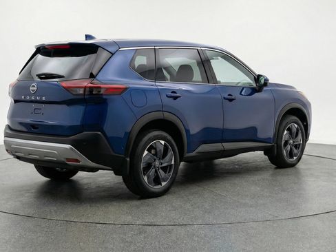 Used 2025 Nissan Rogue SV image 9