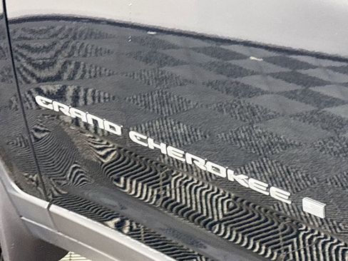 New 2025 Jeep Grand Cherokee Limited w/ Trailer Tow Package image 25