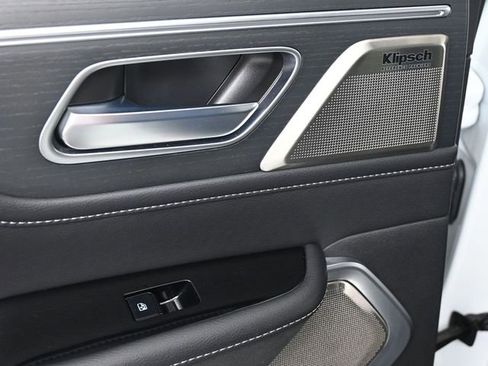 Used 2025 INFINITI QX80 Sensory image 24