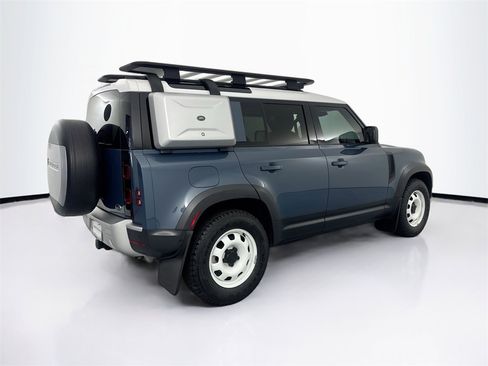 Used 2022 Land Rover Defender 110 S image 5