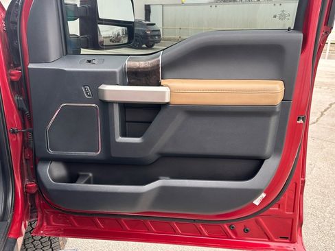 Certified 2022 Ford F250 Lariat w/ Lariat Ultimate Package image 23