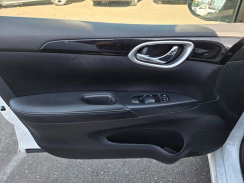 Used 2017 Nissan Sentra SV image 7