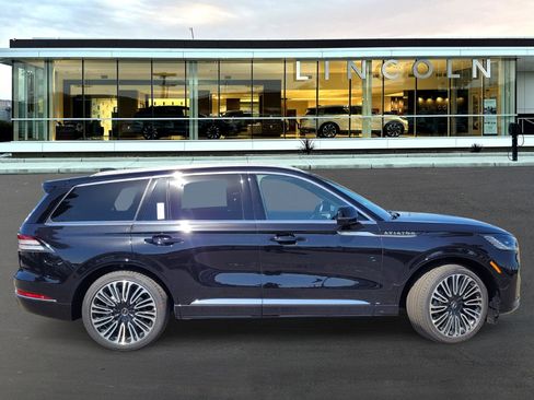 New 2025 Lincoln Aviator Black Label image 3
