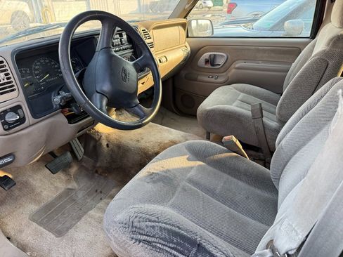 Used 1999 Chevrolet Suburban Base w/ Preferred Equipment Group 2 image 10