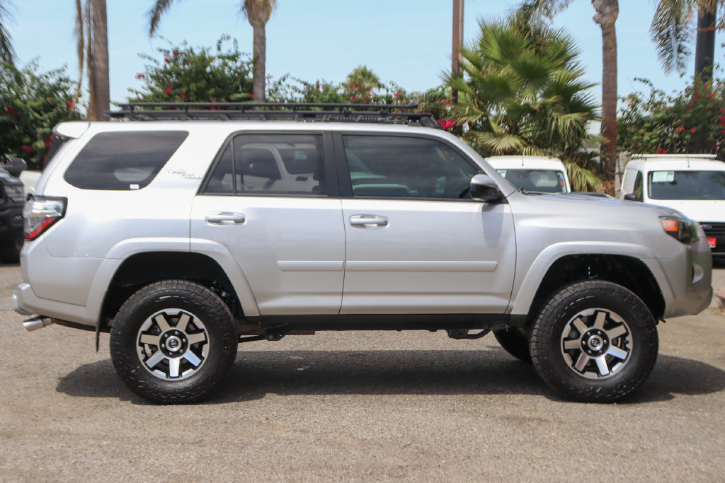 Used 2020 Toyota 4Runner TRD Off-Road AWD/4WD image 13