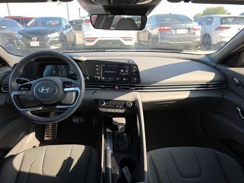Certified 2025 Hyundai Elantra Sport FWD image 14