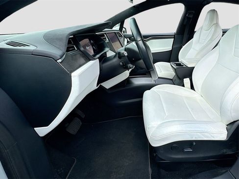 Used 2017 Tesla Model X 75D image 12