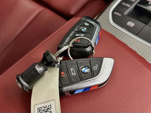 Used 2022 BMW 330i Sedan w/ M Sport Package RWD image 22