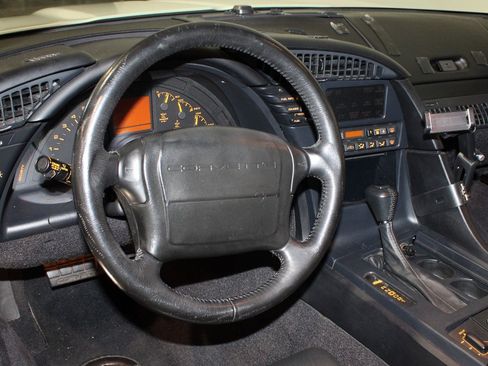 Used 1992 Chevrolet Corvette Coupe RWD image 6