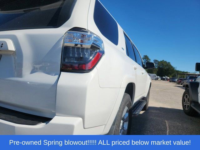 Used 2021 Toyota 4Runner SR5 Premium w/ Moonroof Package RWD image 7