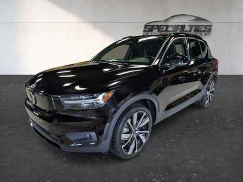 Used 2021 Volvo XC40 P8 Recharge w/ Advanced Package AWD/4WD image 5
