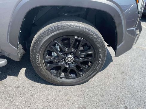 Used 2024 Toyota Tundra Limited AWD/4WD image 29