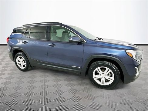 Used 2018 GMC Terrain SLE w/ Driver Convenience Package image 8