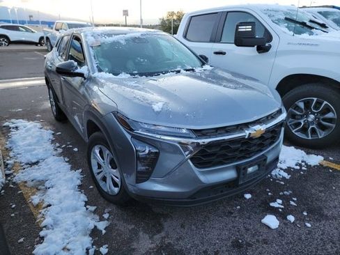 Used 2024 Chevrolet Trax LS w/ Driver Confidence Package image 3