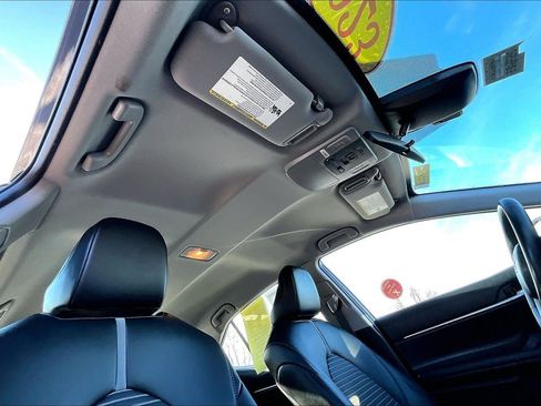 Used 2023 Toyota Camry SE image 18