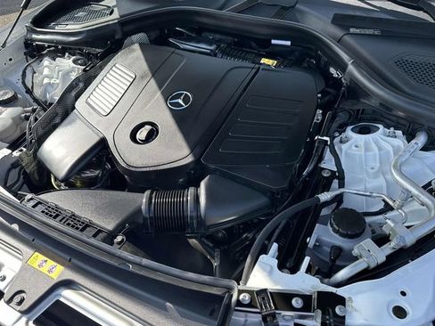 Used 2025 Mercedes-Benz GLC 300 4MATIC image 13