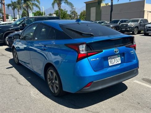 Used 2020 Toyota Prius Limited FWD image 2