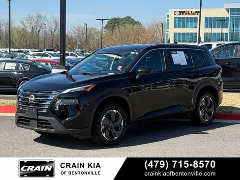 Used 2024 Nissan Rogue SV AWD/4WD image 3