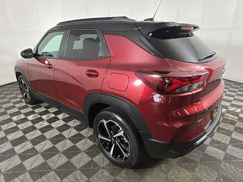 Used 2023 Chevrolet TrailBlazer RS w/ Sun and Liftgate Package FWD image 4