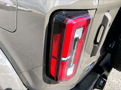 Used 2025 Ford Bronco Outer Banks image 29