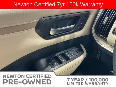 Used 2025 Nissan Armada Platinum w/ Convenience Package RWD image 65
