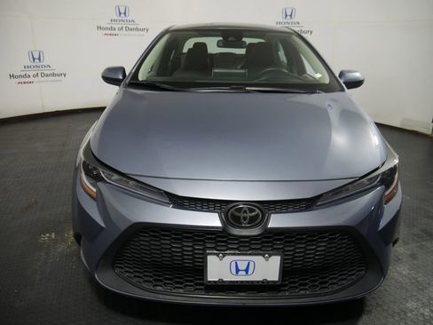 Used 2020 Toyota Corolla LE image 2
